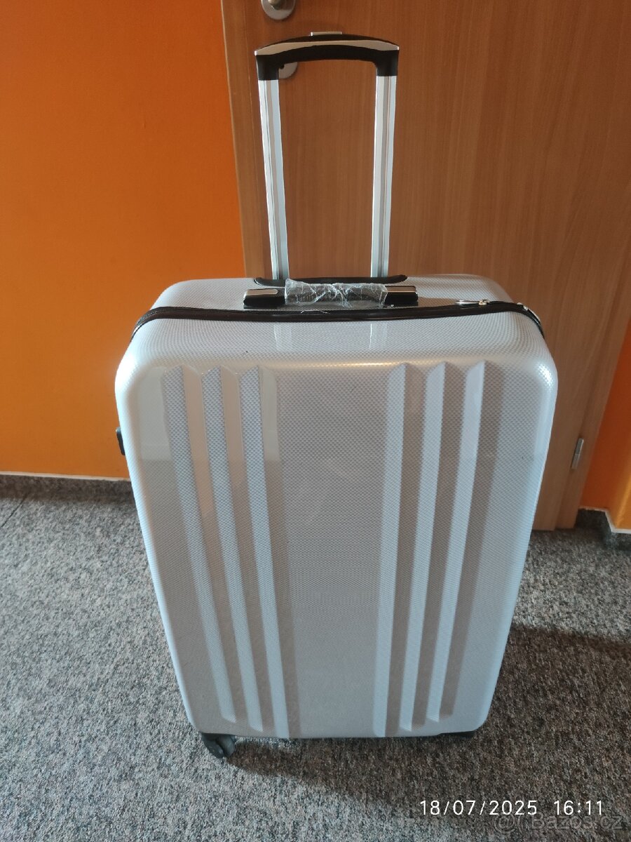 cestovní kufr velký - XL.