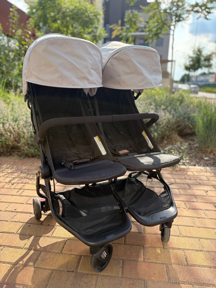Dvojkočárek Mountain Buggy