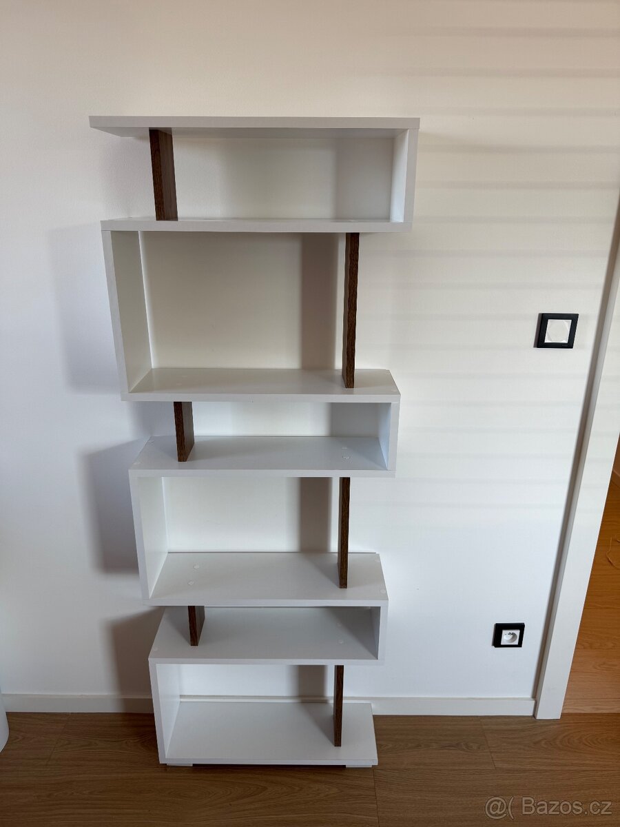Designová skříňka/regál v bezvadném stavu