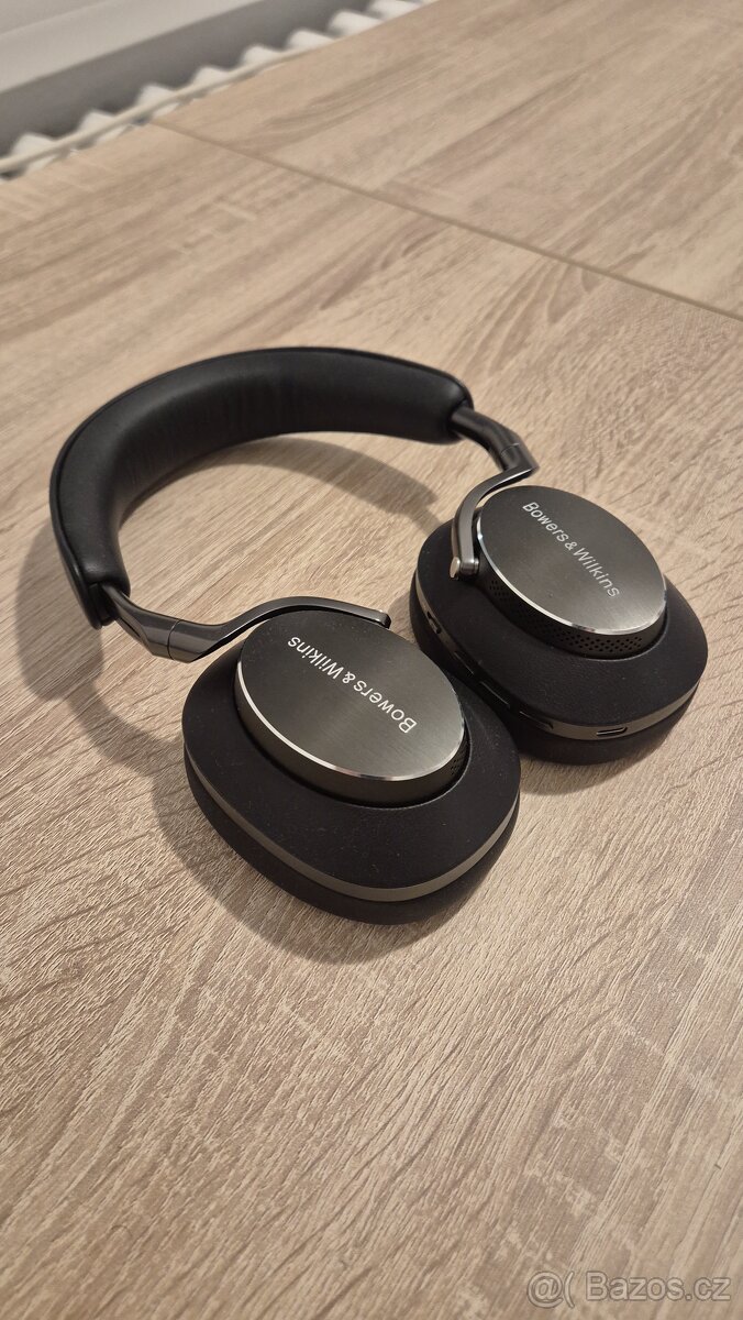 Bowers & Wilkins PX8 – černá, jako nové, s pouzdrem