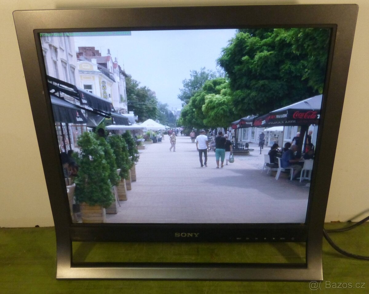 LCD monitor SONY 19 palců, 5:4, 1280x1024