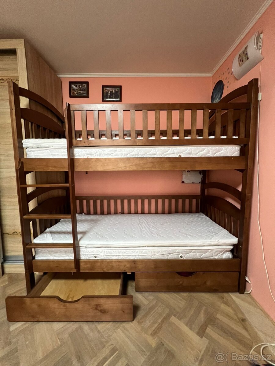 Dětská patrová postel