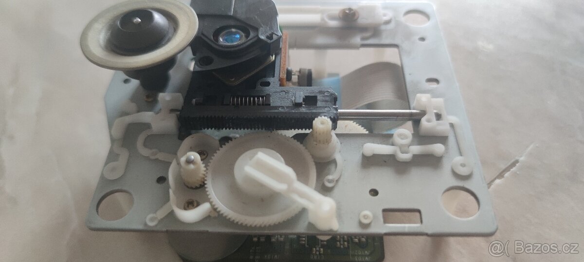 Leser od  HiFi věže Sony RX 77