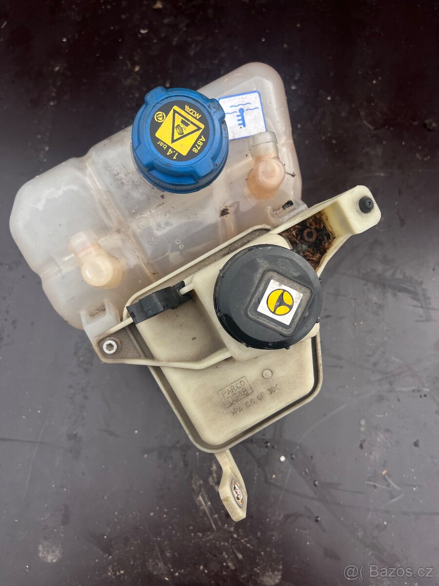 Nádobka chladiče a nádobka oleje řízení Peugeot Boxer