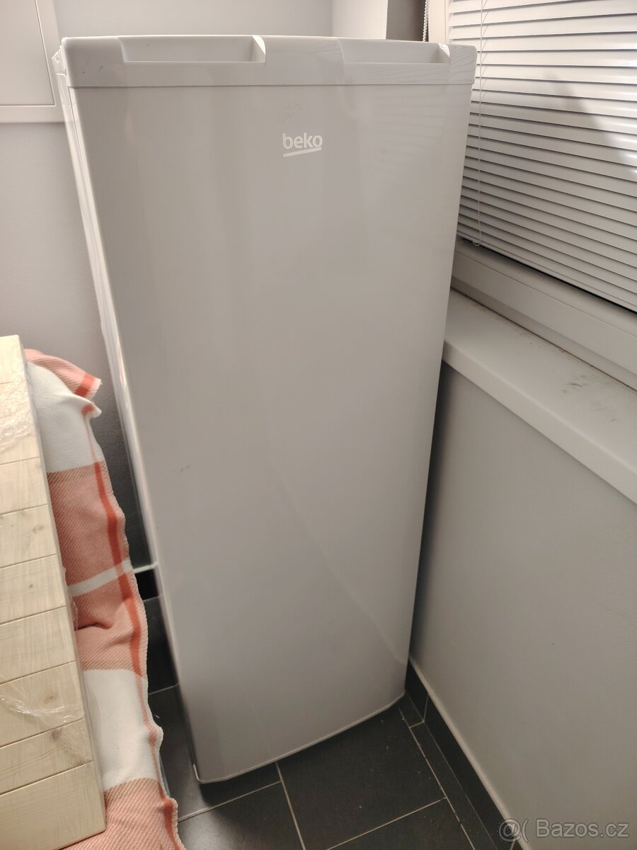 Lednice s mrazákem.Zn-Beko.