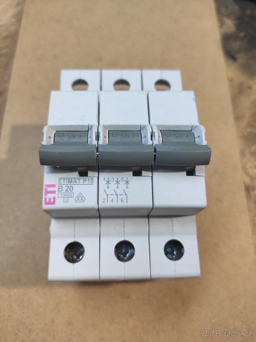 Třífázový Jistič 20A