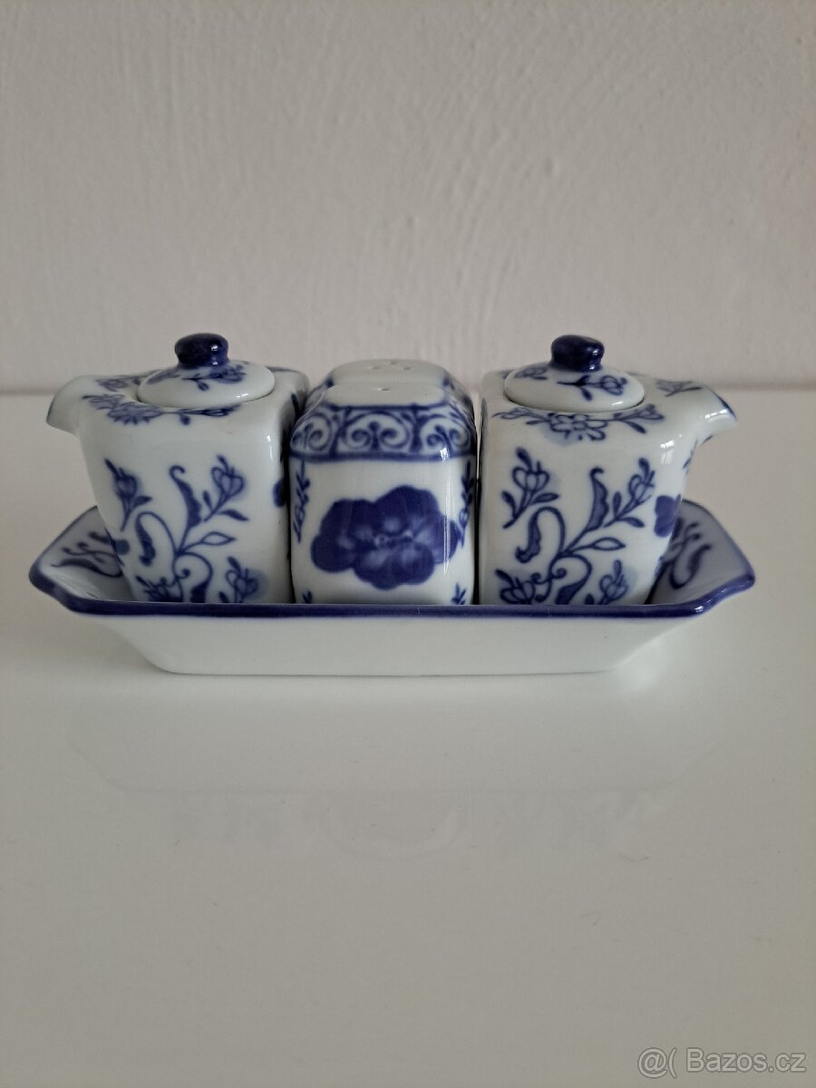 Stará porcelánová dochucovací sada - cibulák