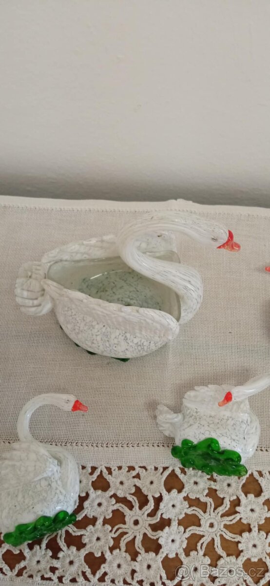 Kolekce skleněných labutí 60. léta