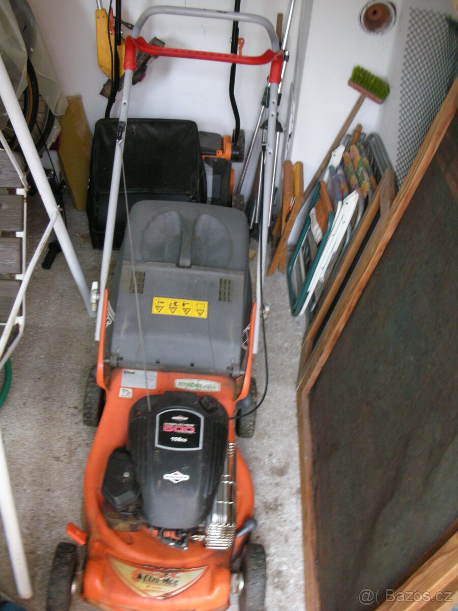 benzinová sekačka