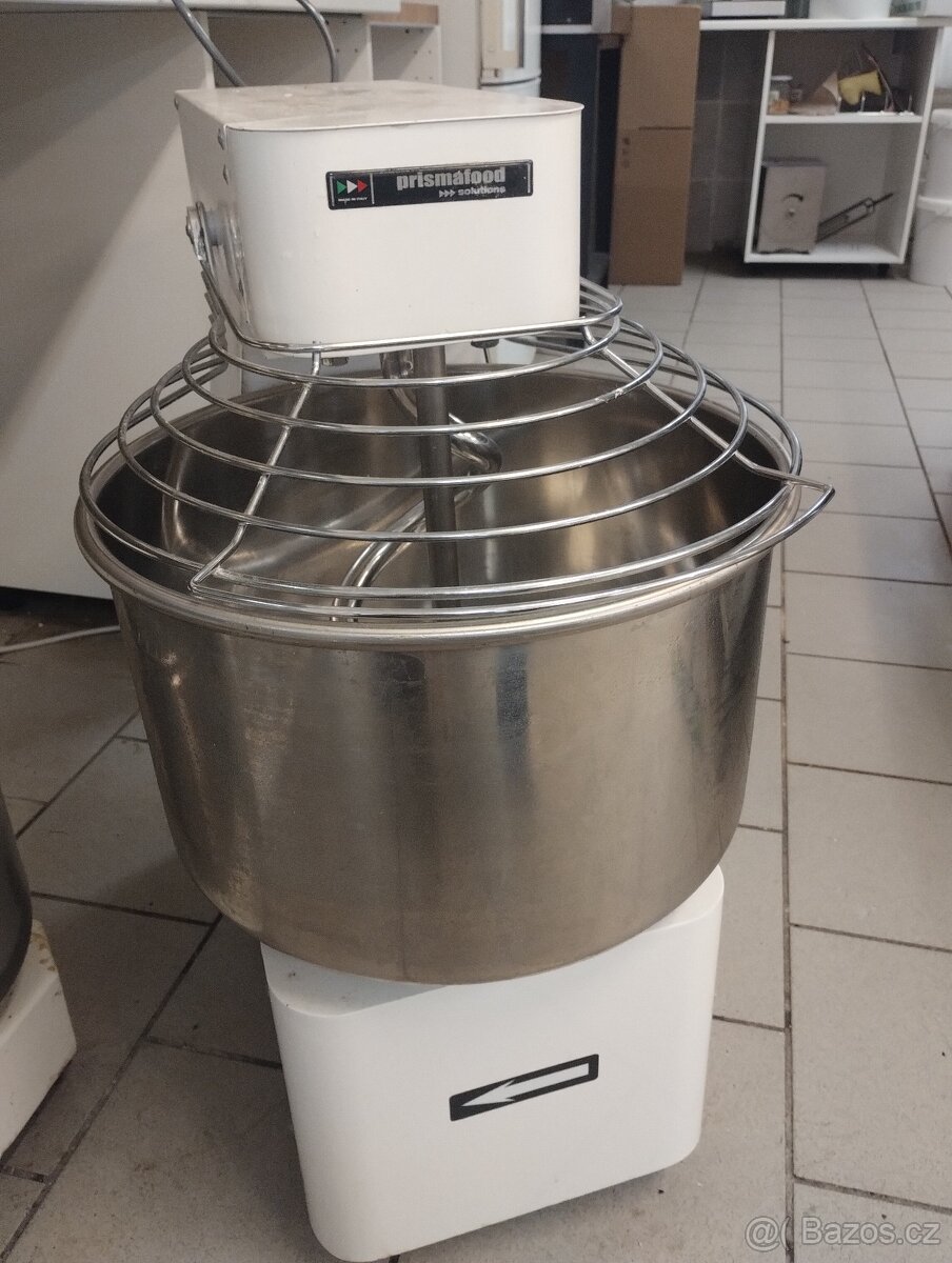 Hnětač těsta 30l / hnětací stroj