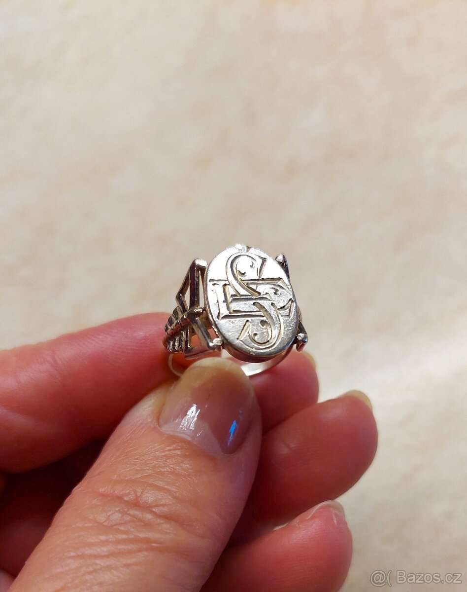Retro stříbrný prsten