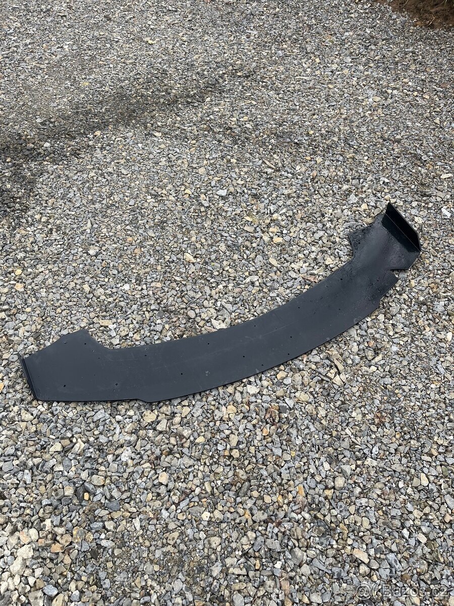 Spoiler pod přední nárazník