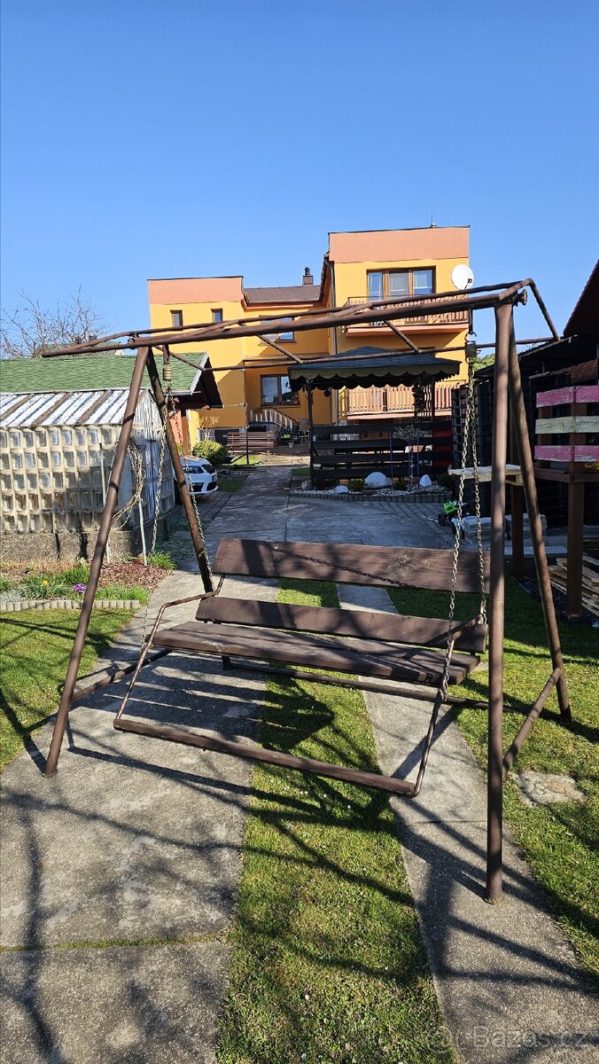 Prodám zahradní houpačku