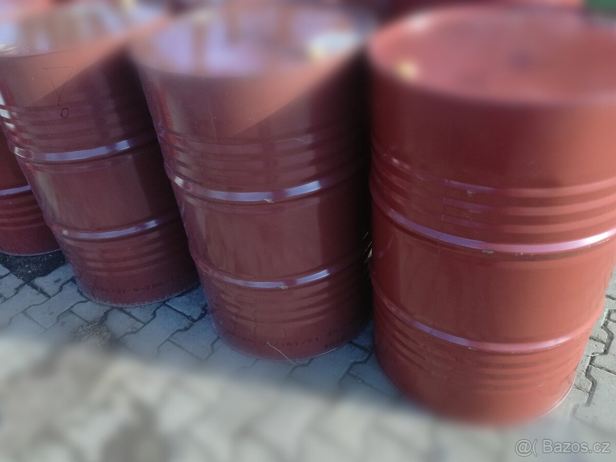 plechové sudy
