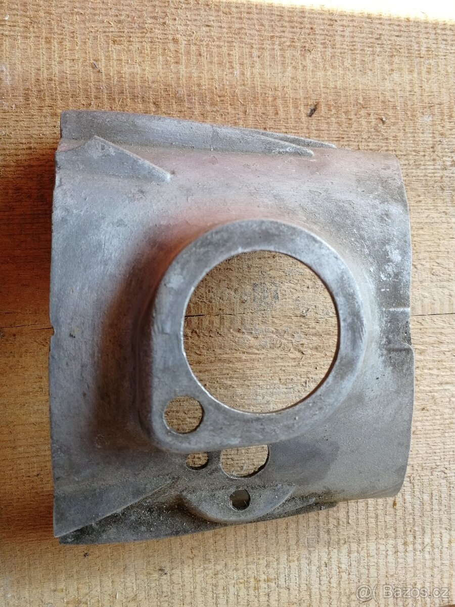 Karburátory, kryty karburátoru kývačka, panelka