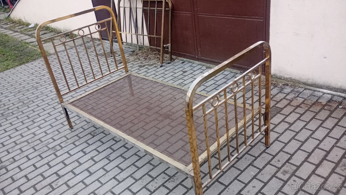 Stará postel prvorepubliková