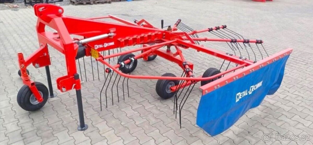 Nahrnovač sena za traktor