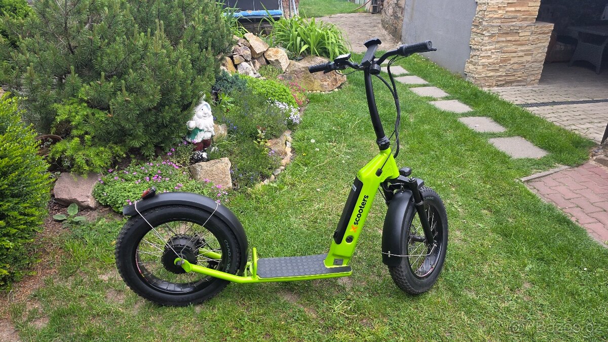 Elektrokoloběžka X-scooters XT08