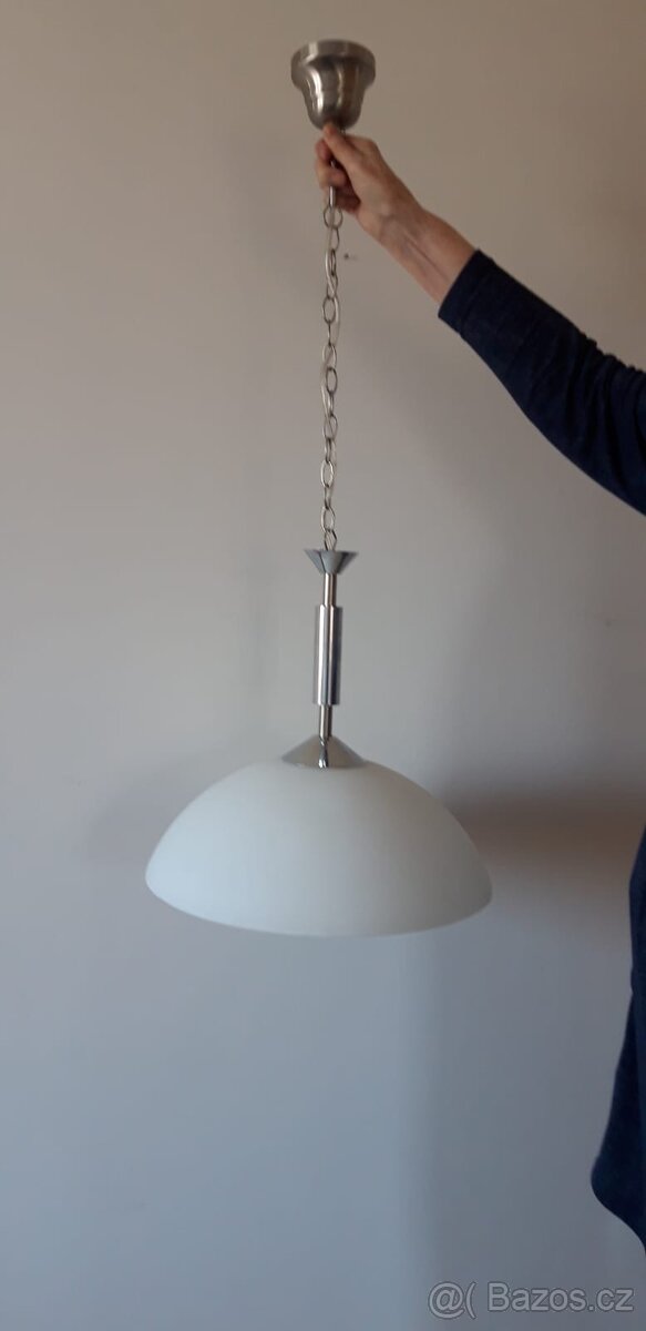 Stropní lampa