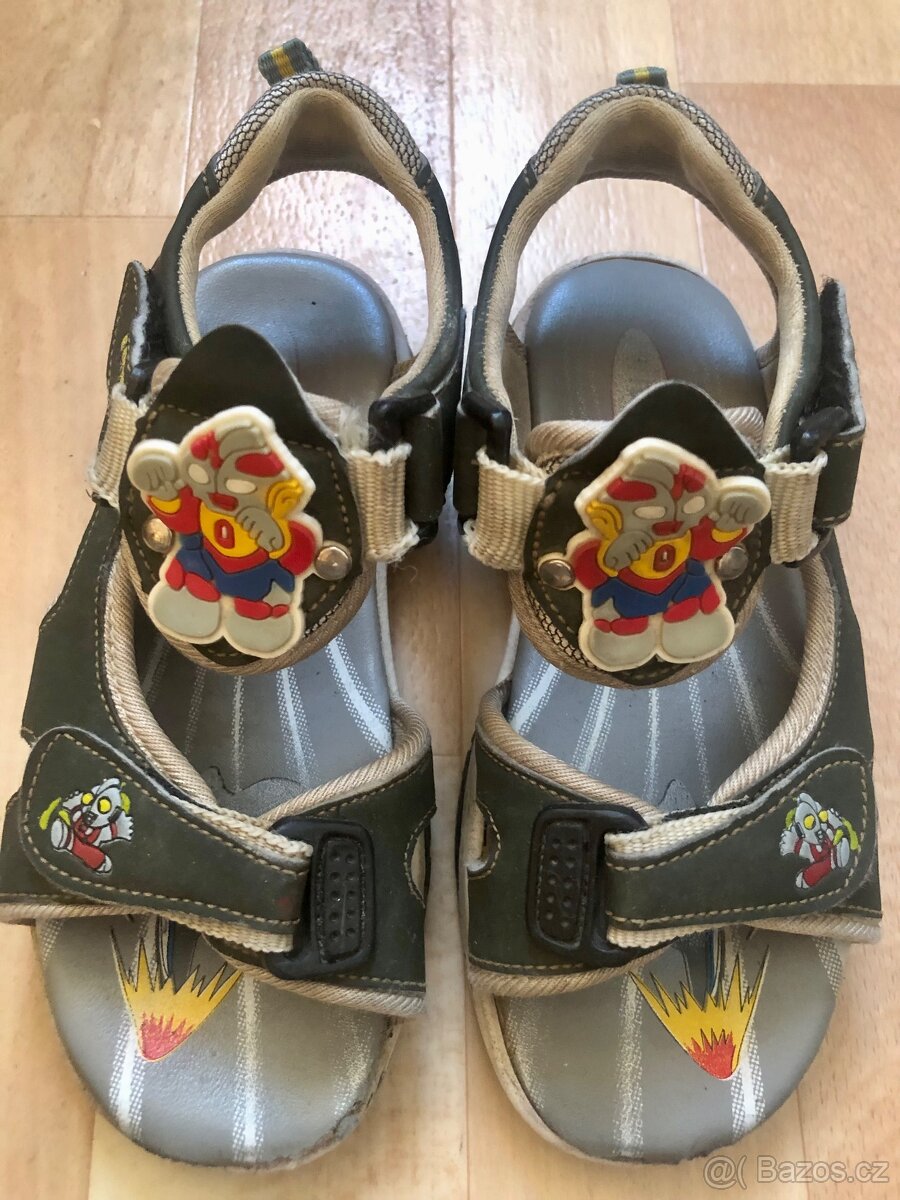 Chlapecké sandály, velikost 32