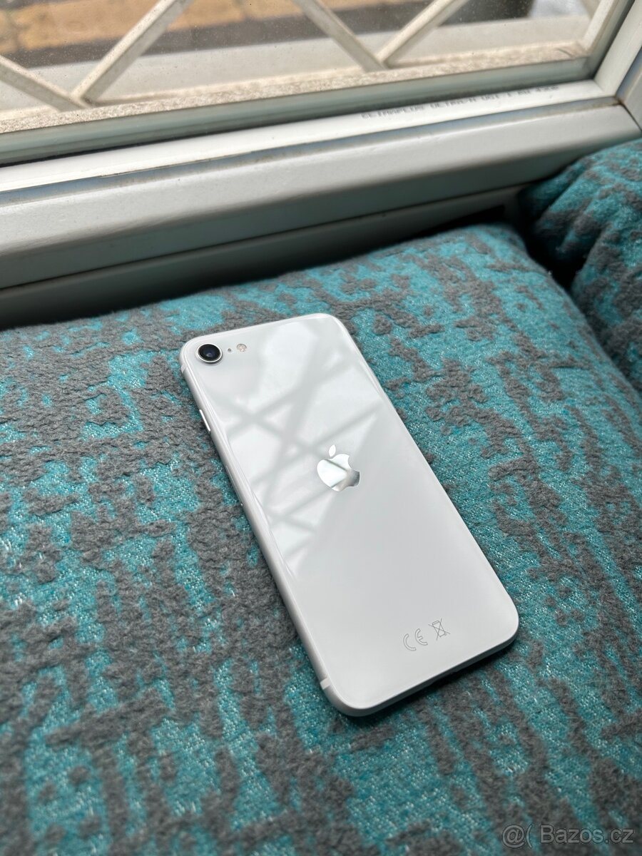 iPhone SE 2020 / 64 gb
