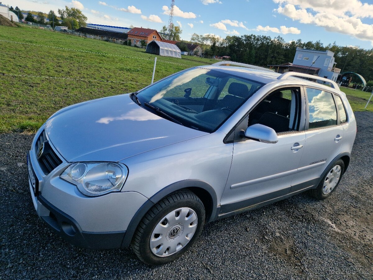 Volkswagen Polo Cross 1.6 benzin 77 kw