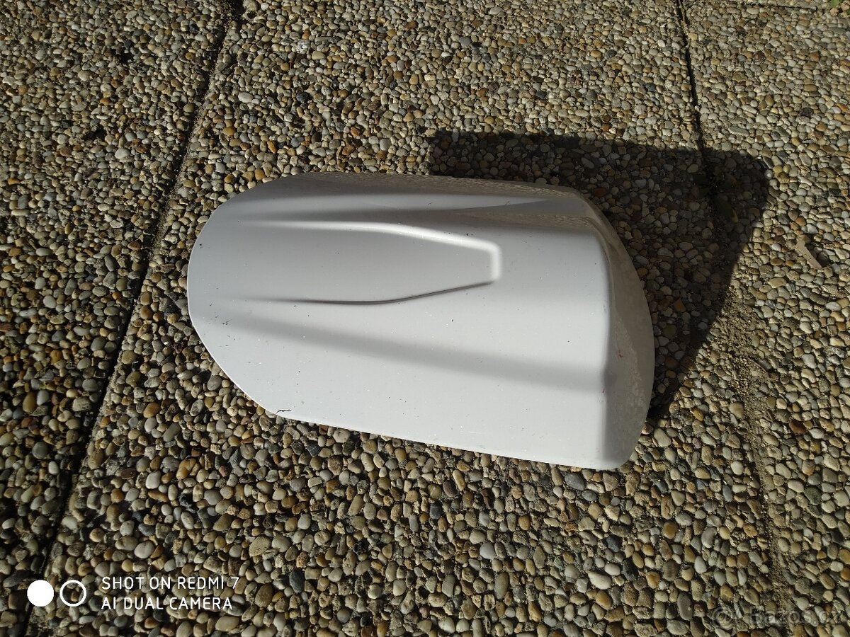 Suzuki gsxr750 kryt sedacky