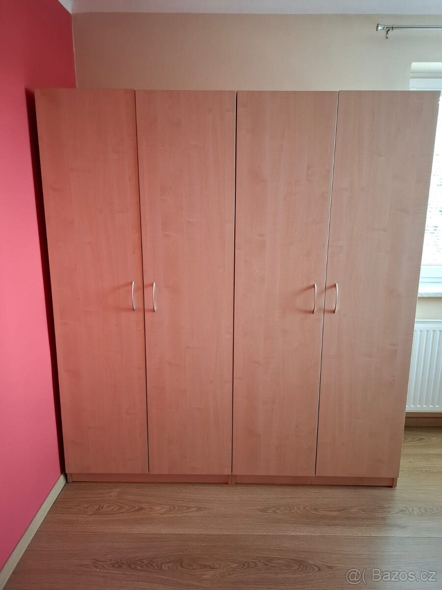 Skříně