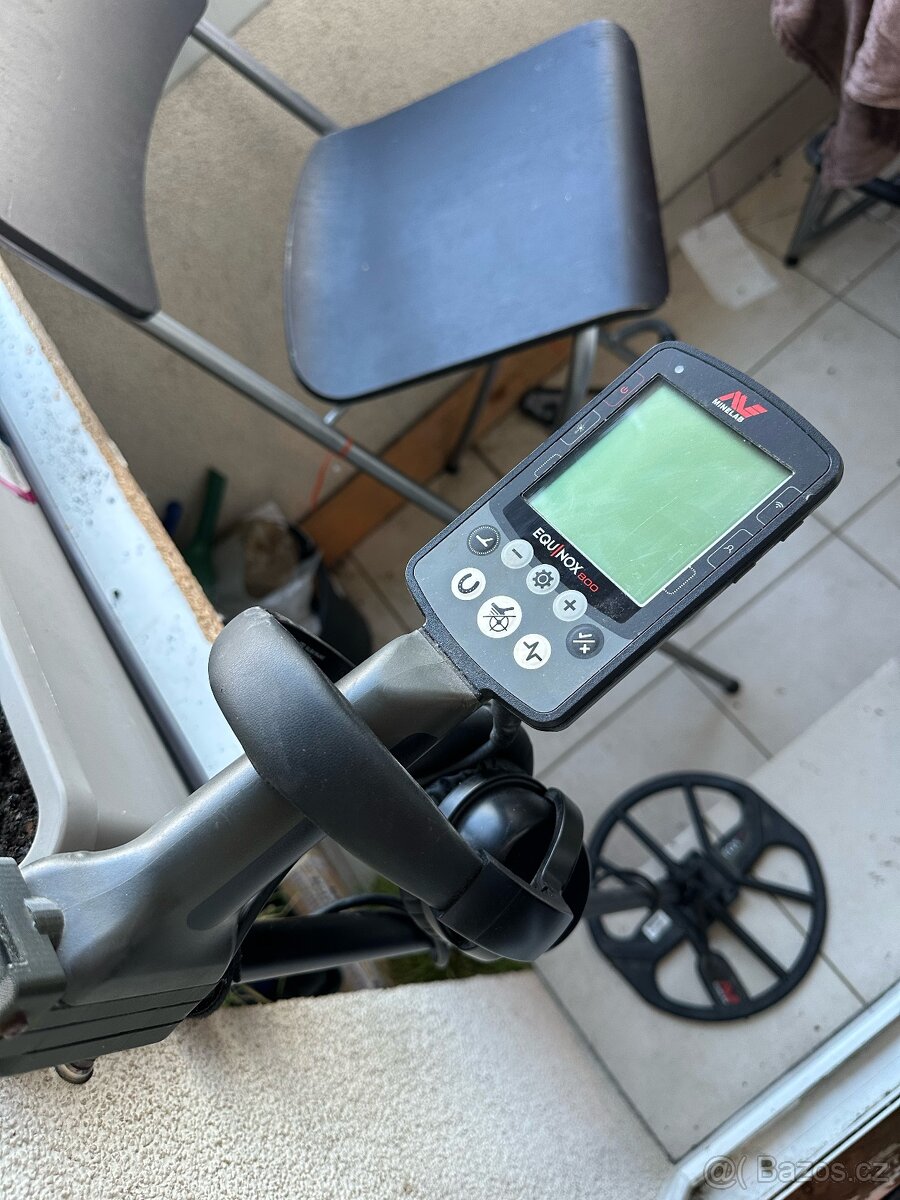 Minelab Equinox 800 + bezdrátová sluchátka