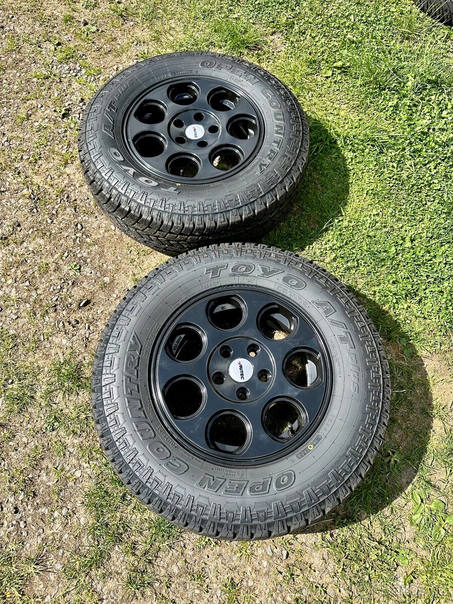TOYO OPEN COUNTRY A/T PLUS 215/75 R 15 100 T TL - CELOROČNÍ
