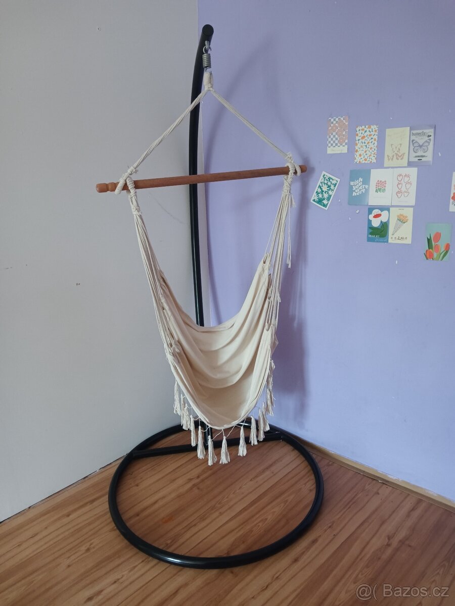 Závěsné křeslo se stojanem