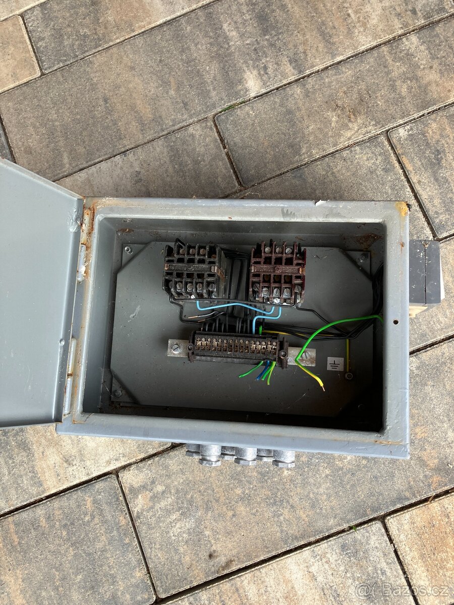prodám elektrický rozvaděč