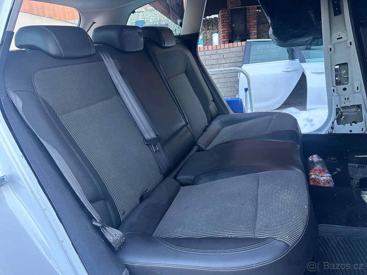 Zadní sedačky Opel Astra J 2016