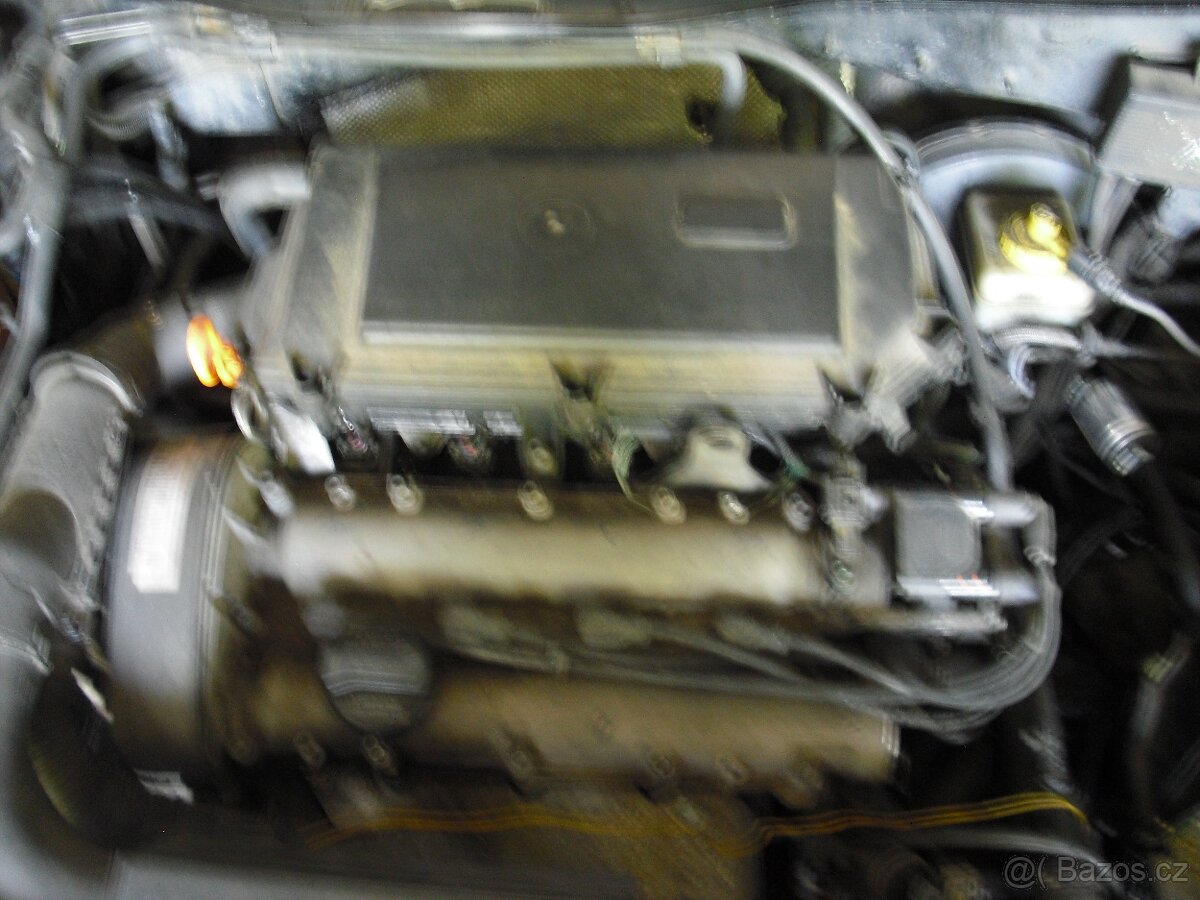 VOLKSWAGEN GOLF IV 1.6 16V 77 KW AUS