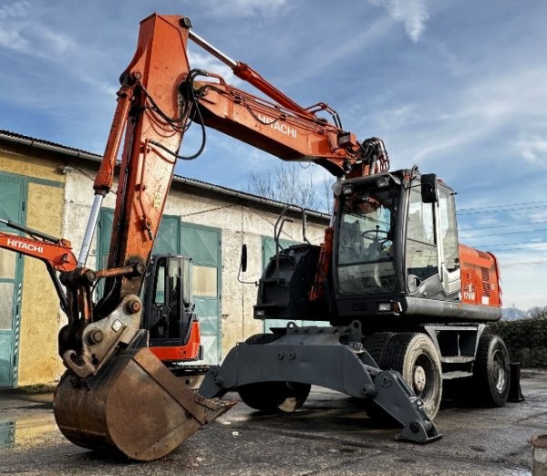 19t kolový bagr Hitachi ZX 170W (SPZ)