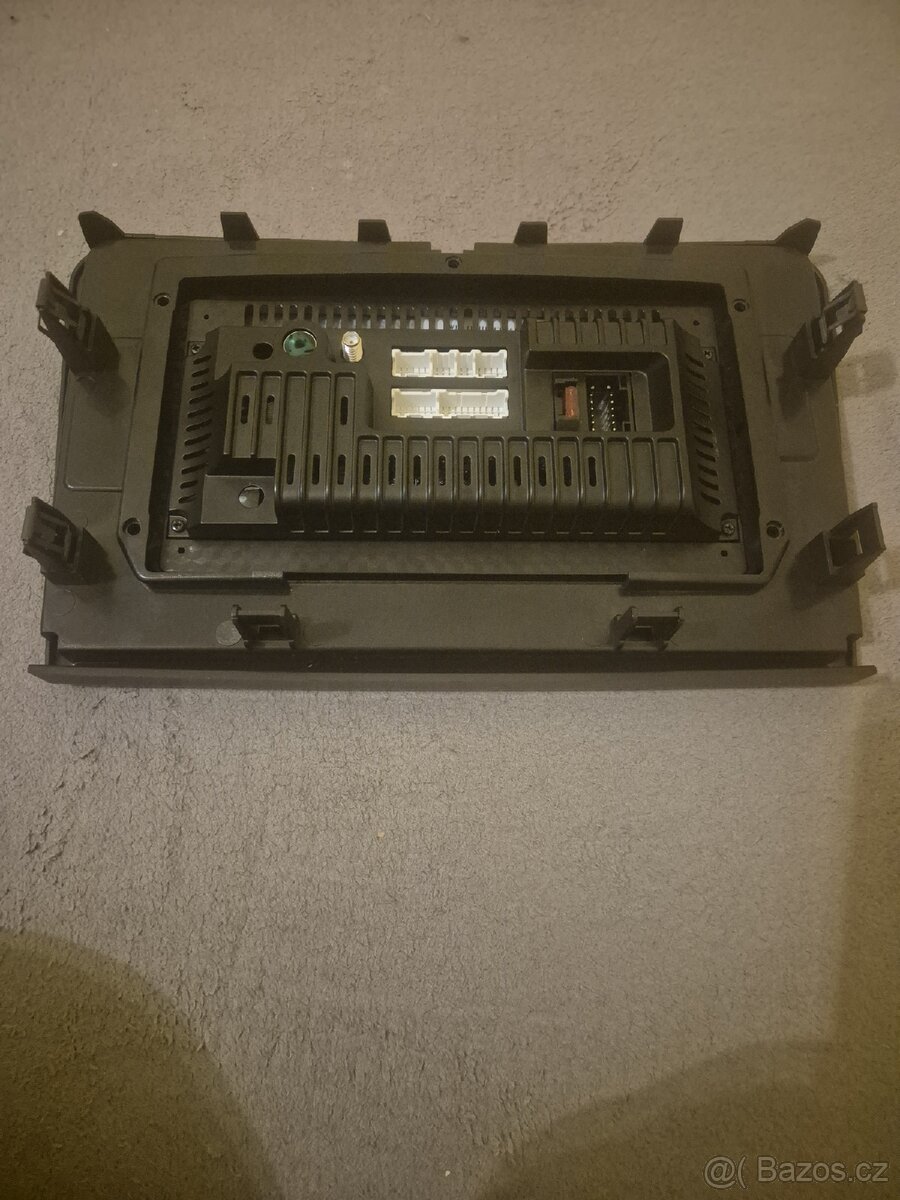 Autorádio s Android.