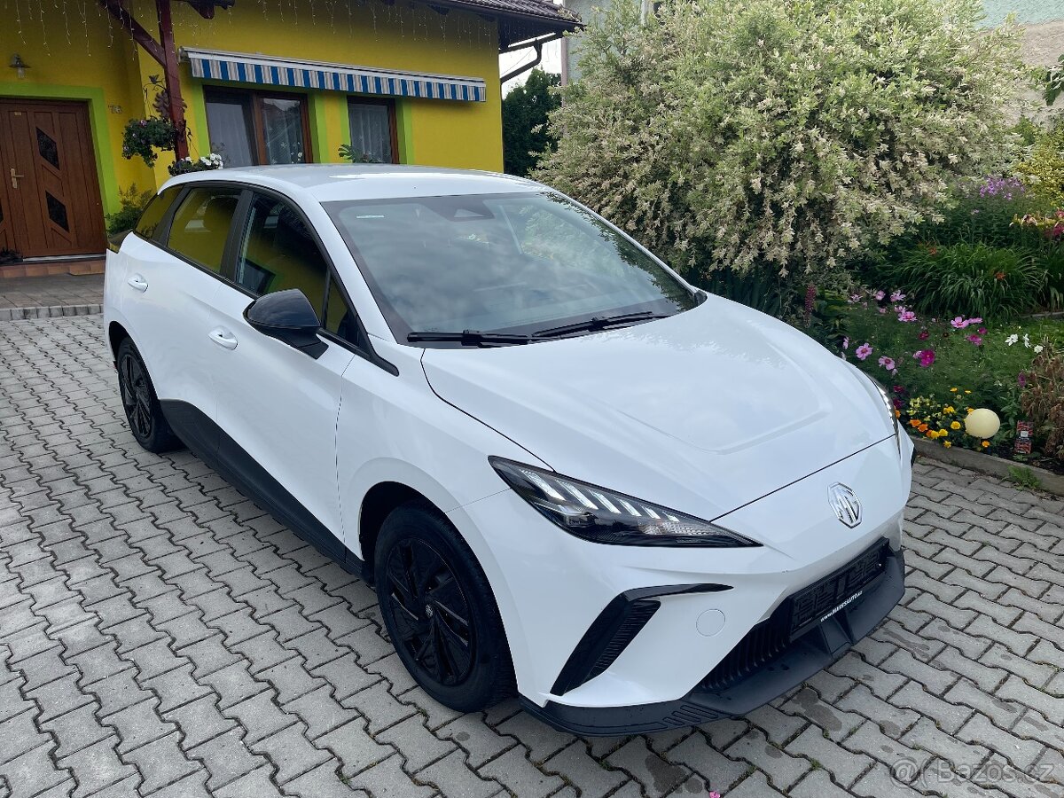 Prodám MG 4 Electric r,v,10/2022 125 KW baterie 54 KWh DPH