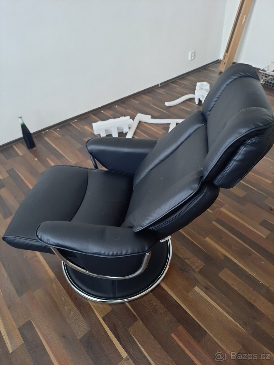 Polohovací křeslo
