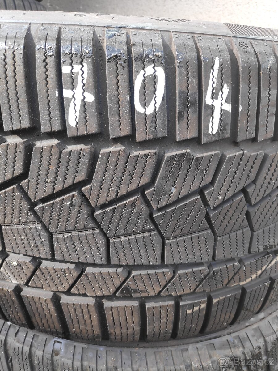295/35R21 106V Continental Winter Contact TS860S