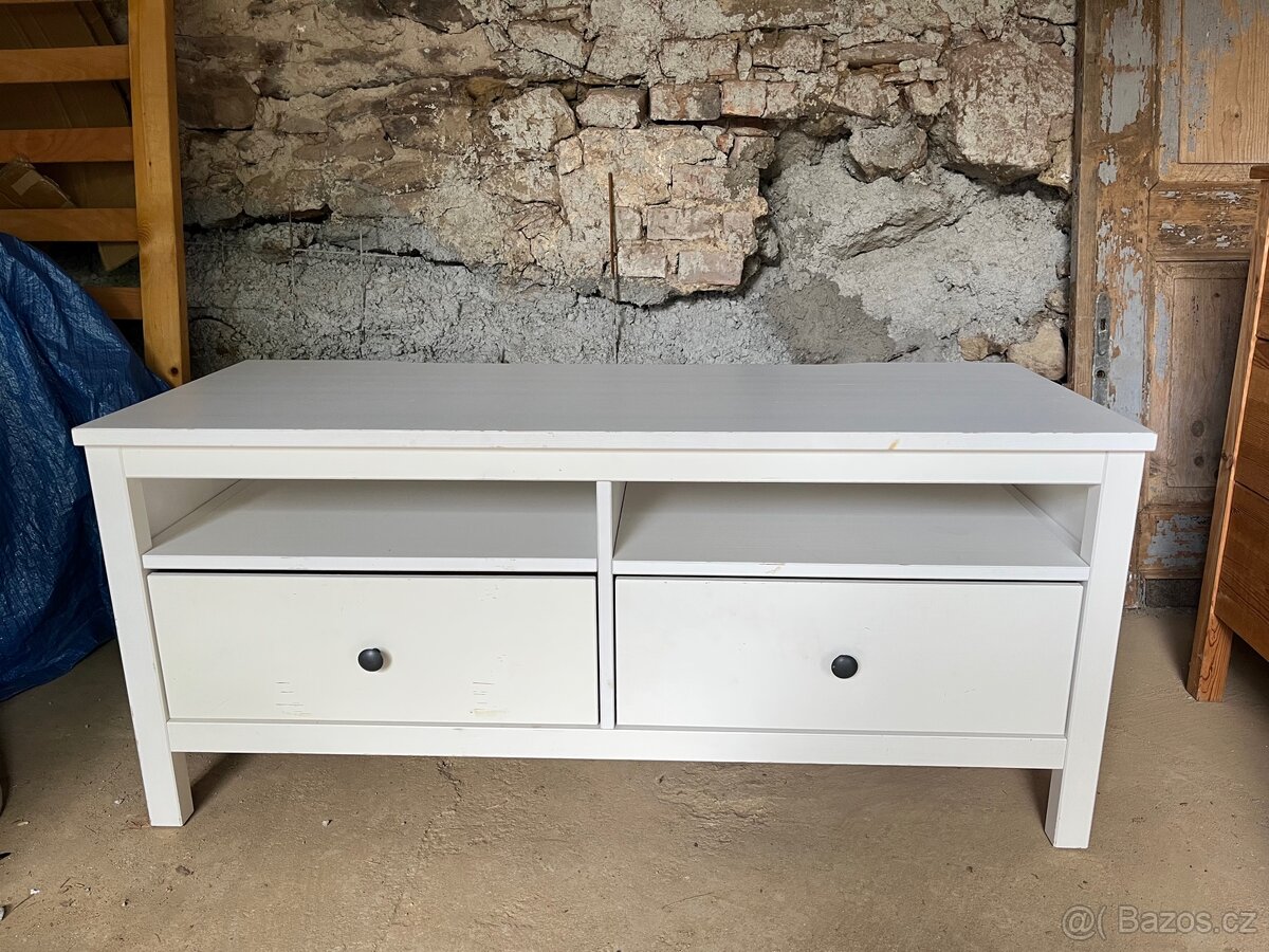 IKEA Hemnes tv stolek