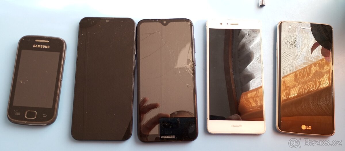 Prodám staré telefony