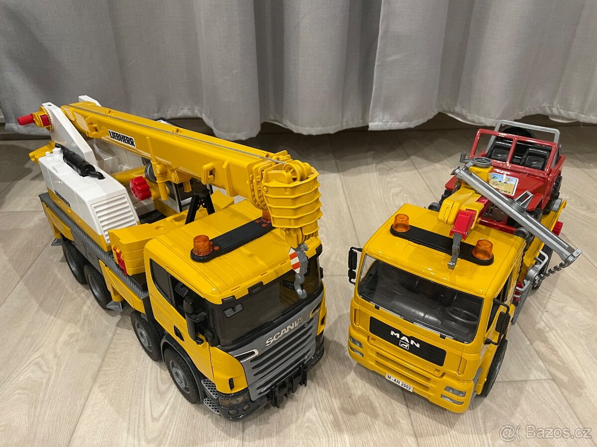 Nákladní auto Scania a Bruder odtahové vozidlo