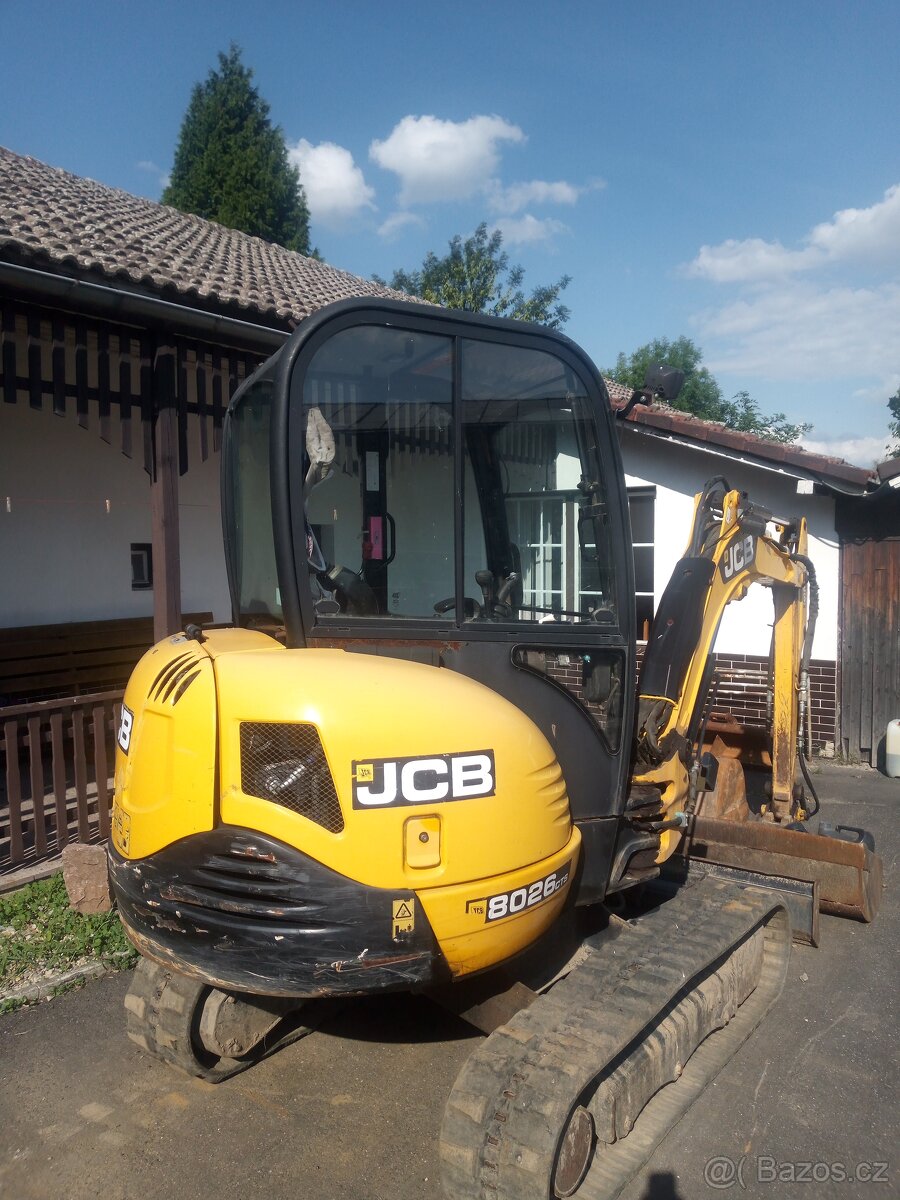 Prodám jcb8026,první majitrl