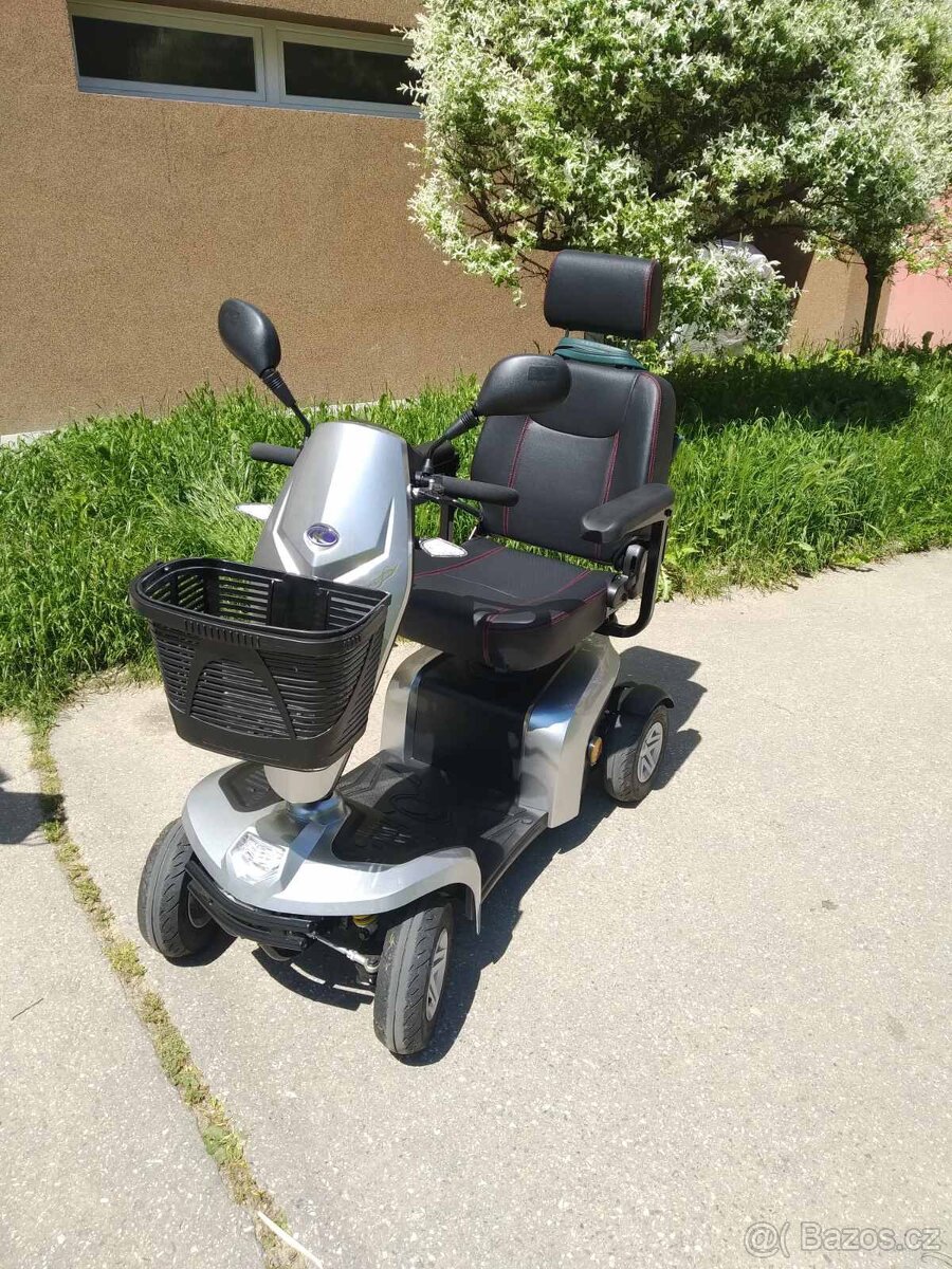 Elektrický skútr pro seniory