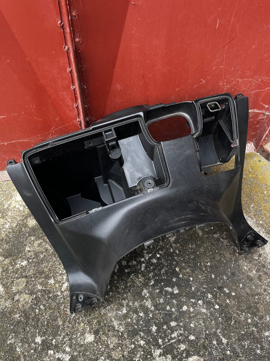 YAMAHA MAJESTY 250 plast-kastlík