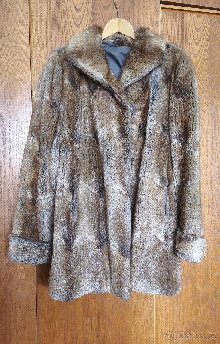 dámský krátký kožich rezavé barvy