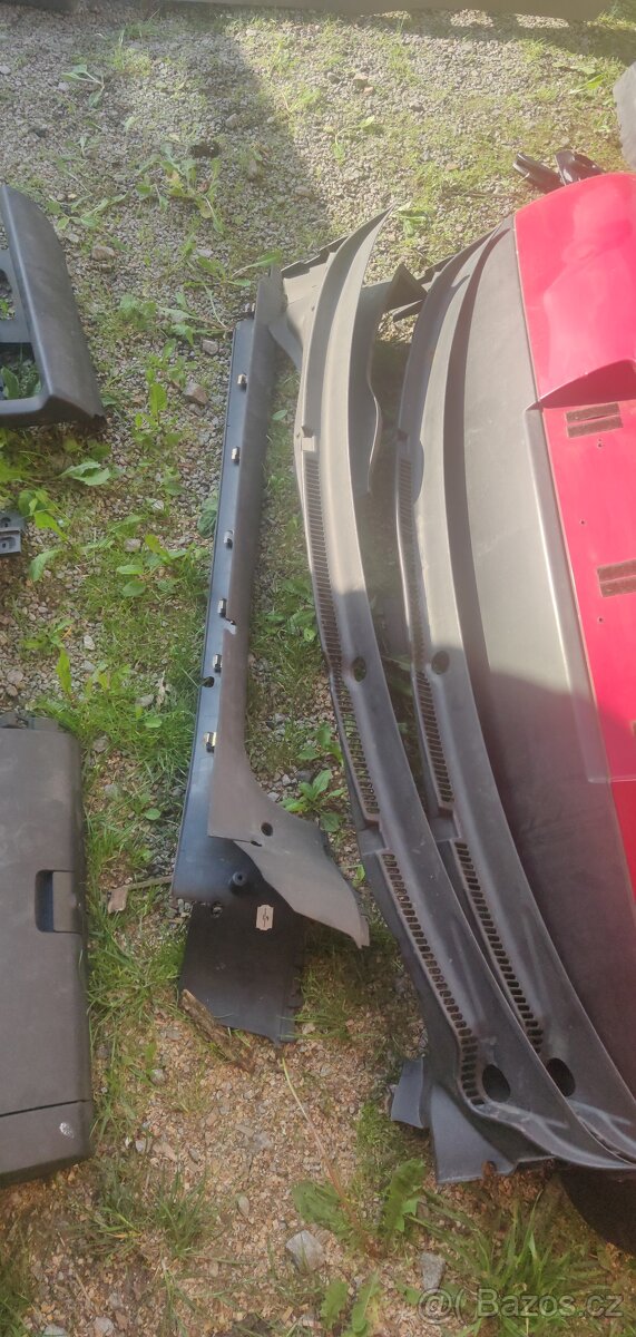 VW Lupo torpédo, nádržka, klima, sahara, zrcátka, topení