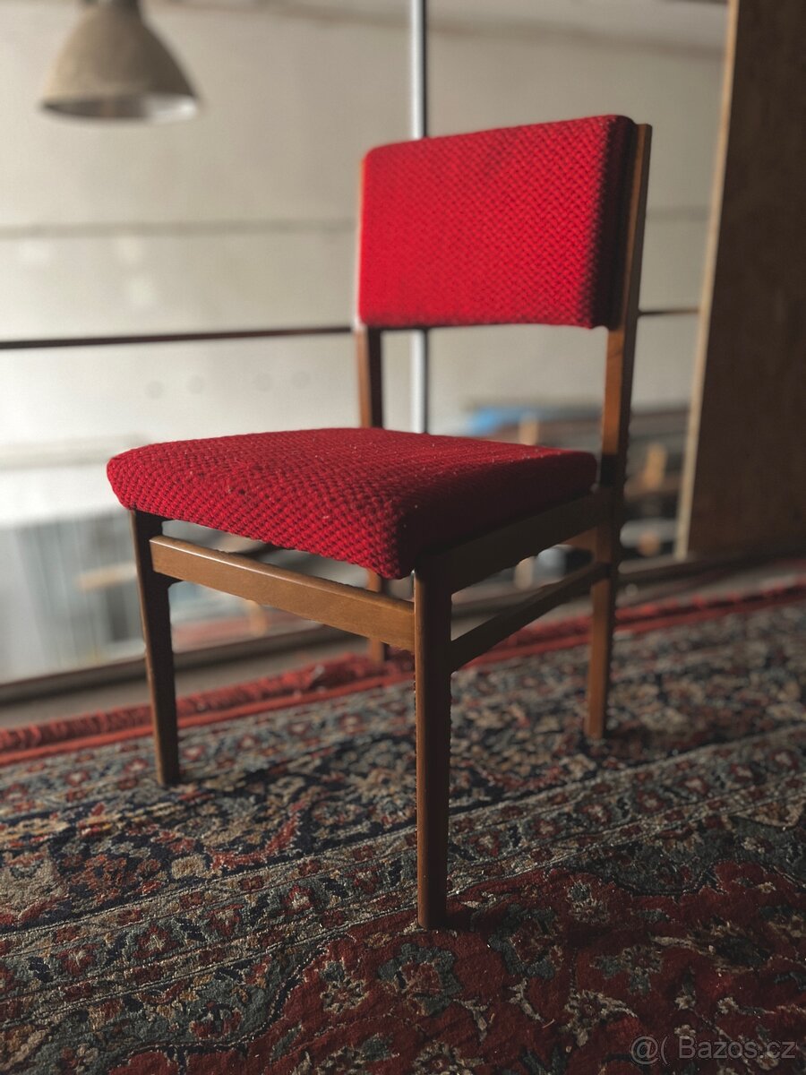 Sada čtyř jídelních židlí