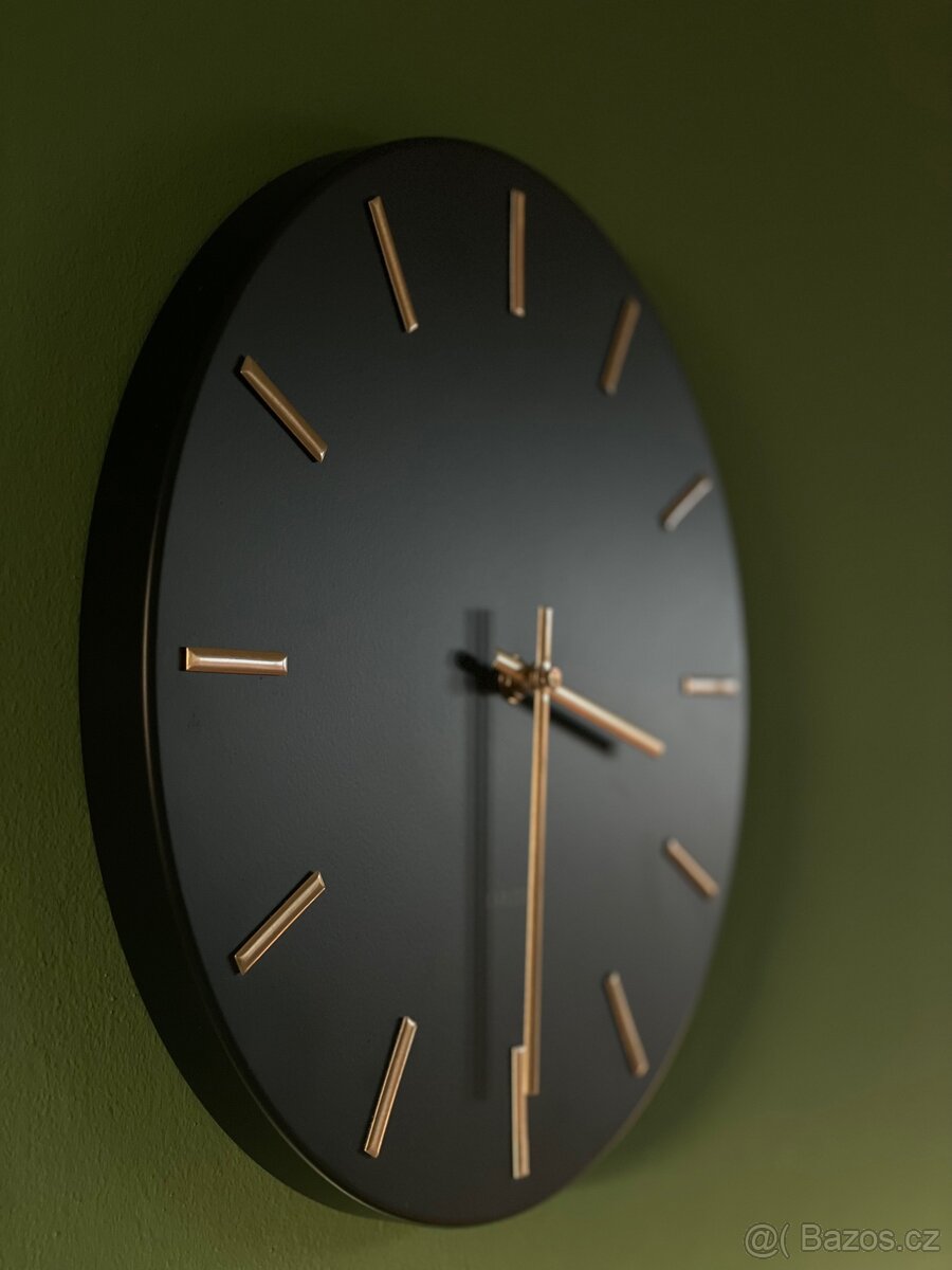 Karlsson designové minimalistické hodiny kovové