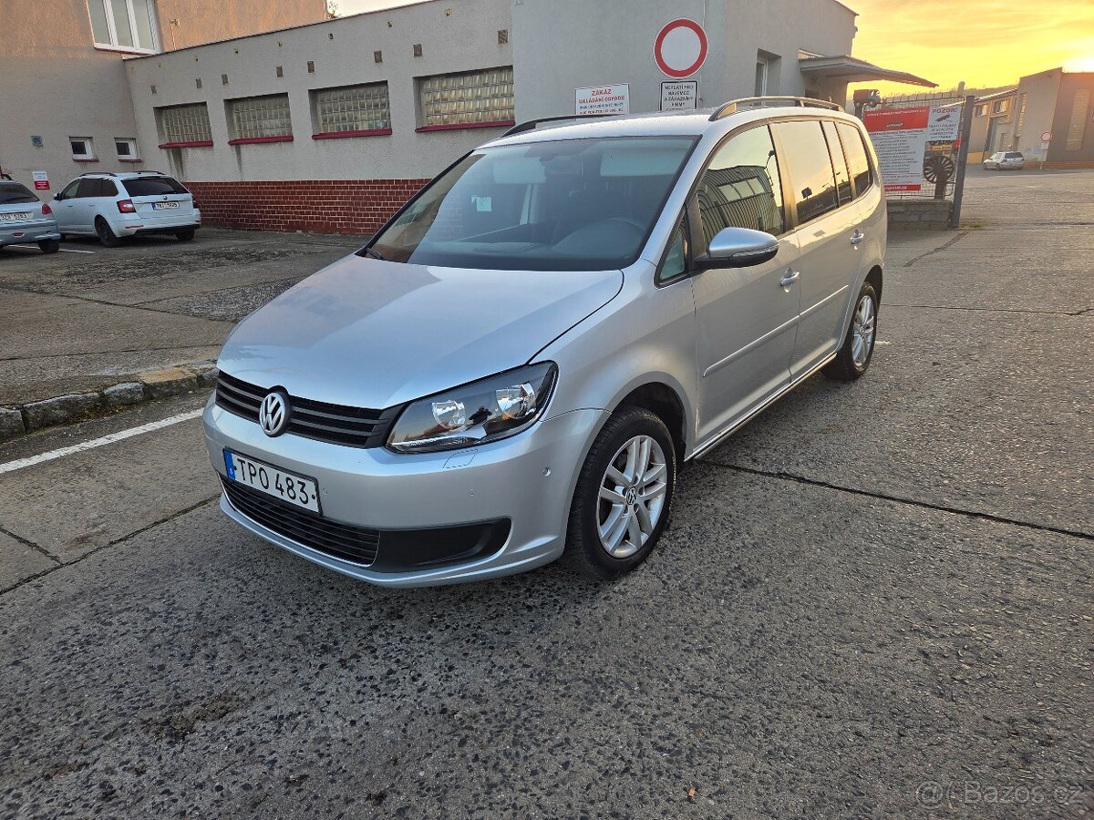 Dobrý den nabízím k prodeji krásný rodiny vůz Volkswagen Tou